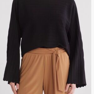 T Tahari Black Sweater - Size Large- NWT